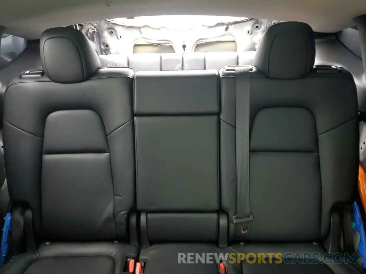 10 Photograph of a damaged car 7SAYGAEEXPF845803 TESLA MODEL Y 2023