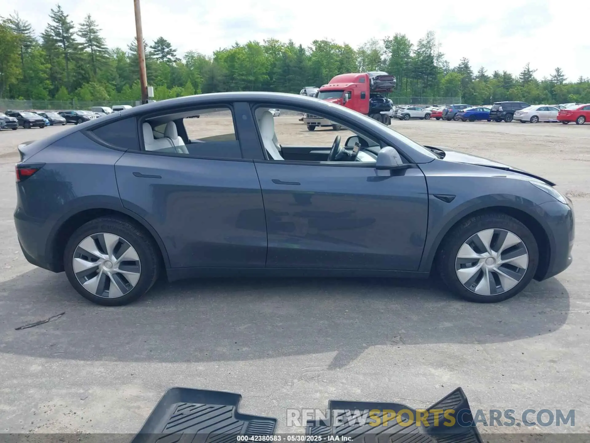 13 Photograph of a damaged car 7SAYGAEEXPF856428 TESLA MODEL Y 2023