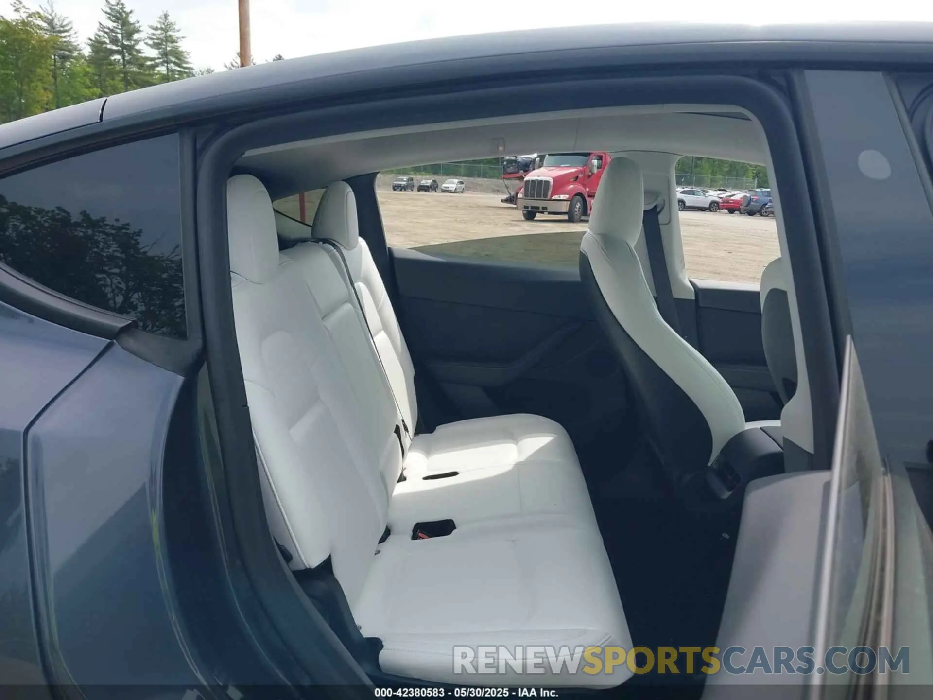 8 Photograph of a damaged car 7SAYGAEEXPF856428 TESLA MODEL Y 2023