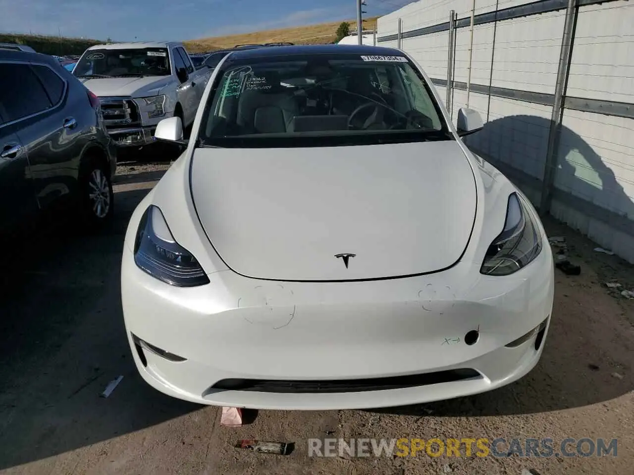 5 Photograph of a damaged car 7SAYGAEEXPF922668 TESLA MODEL Y 2023