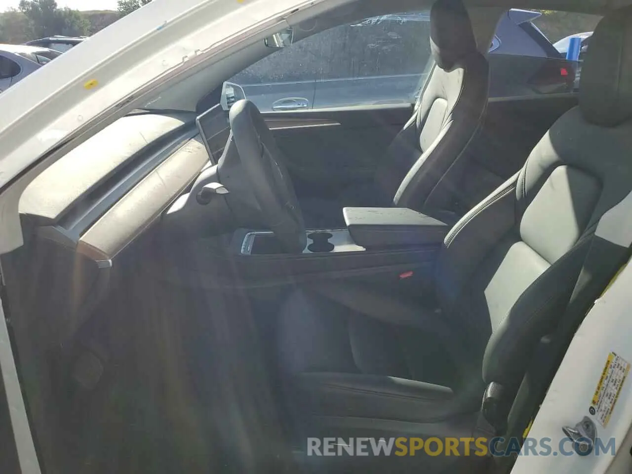 7 Photograph of a damaged car 7SAYGAEEXPF922668 TESLA MODEL Y 2023