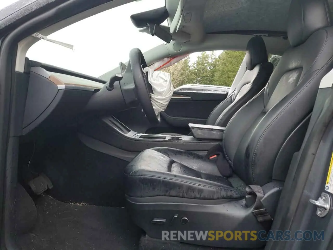 7 Photograph of a damaged car 7SAYGDED0PF967255 TESLA MODEL Y 2023
