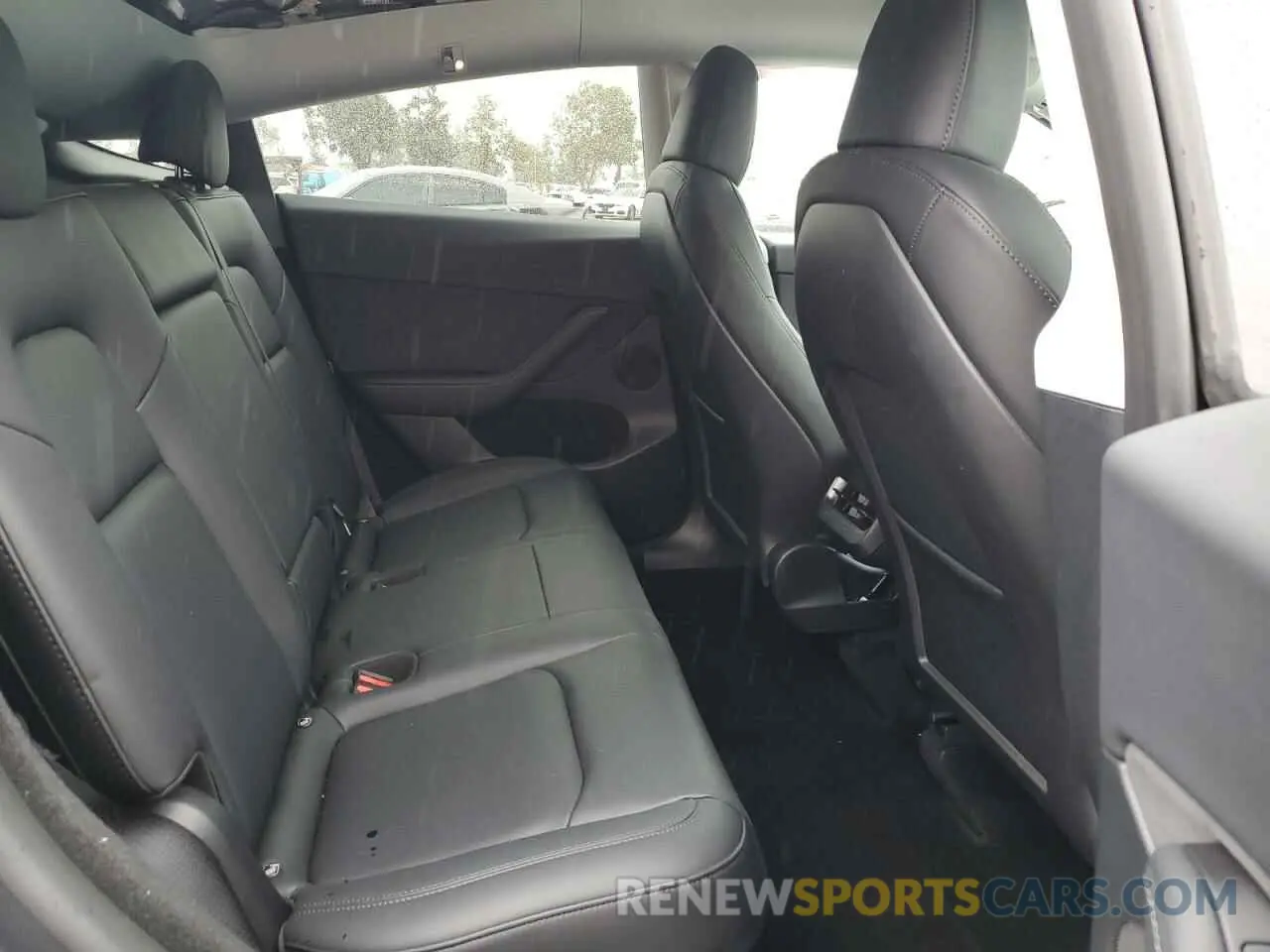 10 Photograph of a damaged car 7SAYGDED0PF977817 TESLA MODEL Y 2023