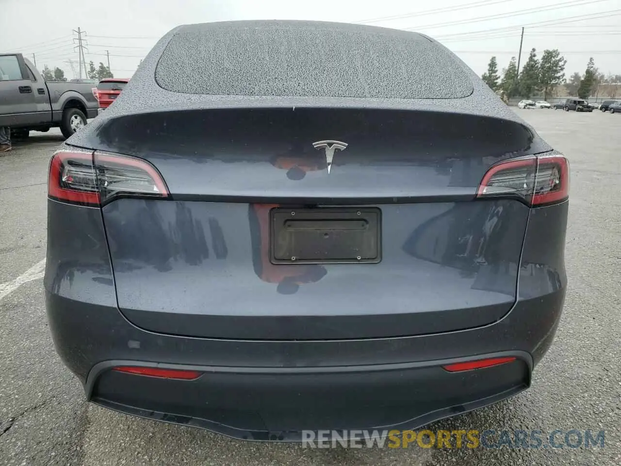 6 Photograph of a damaged car 7SAYGDED0PF977817 TESLA MODEL Y 2023