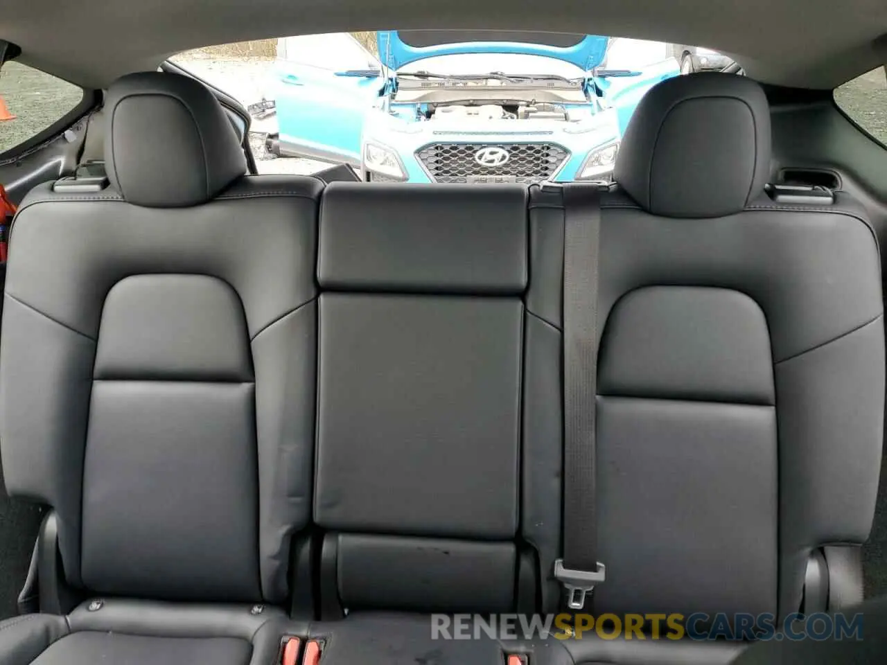 10 Photograph of a damaged car 7SAYGDED1PF966034 TESLA MODEL Y 2023