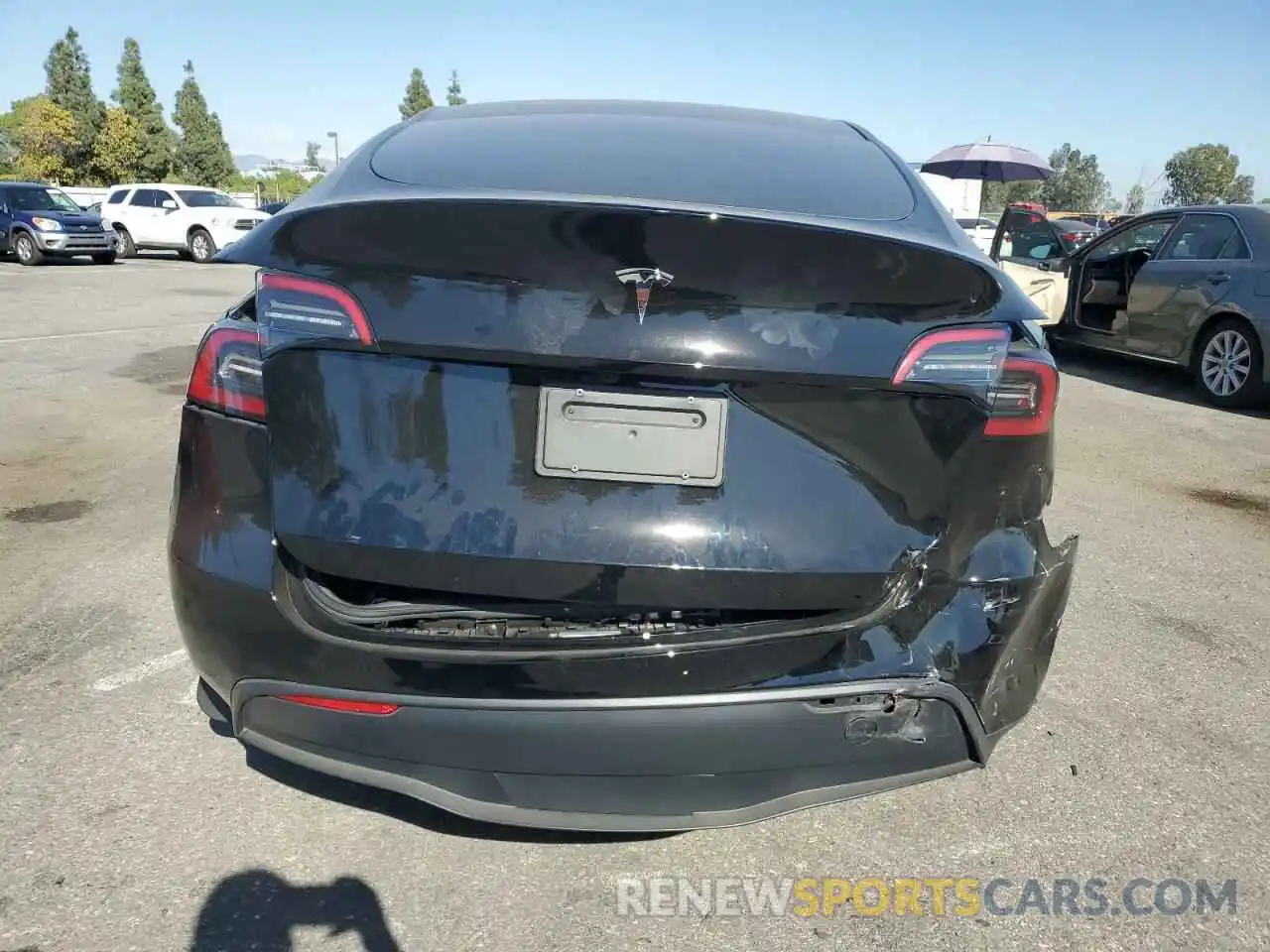 6 Photograph of a damaged car 7SAYGDED2PF941871 TESLA MODEL Y 2023