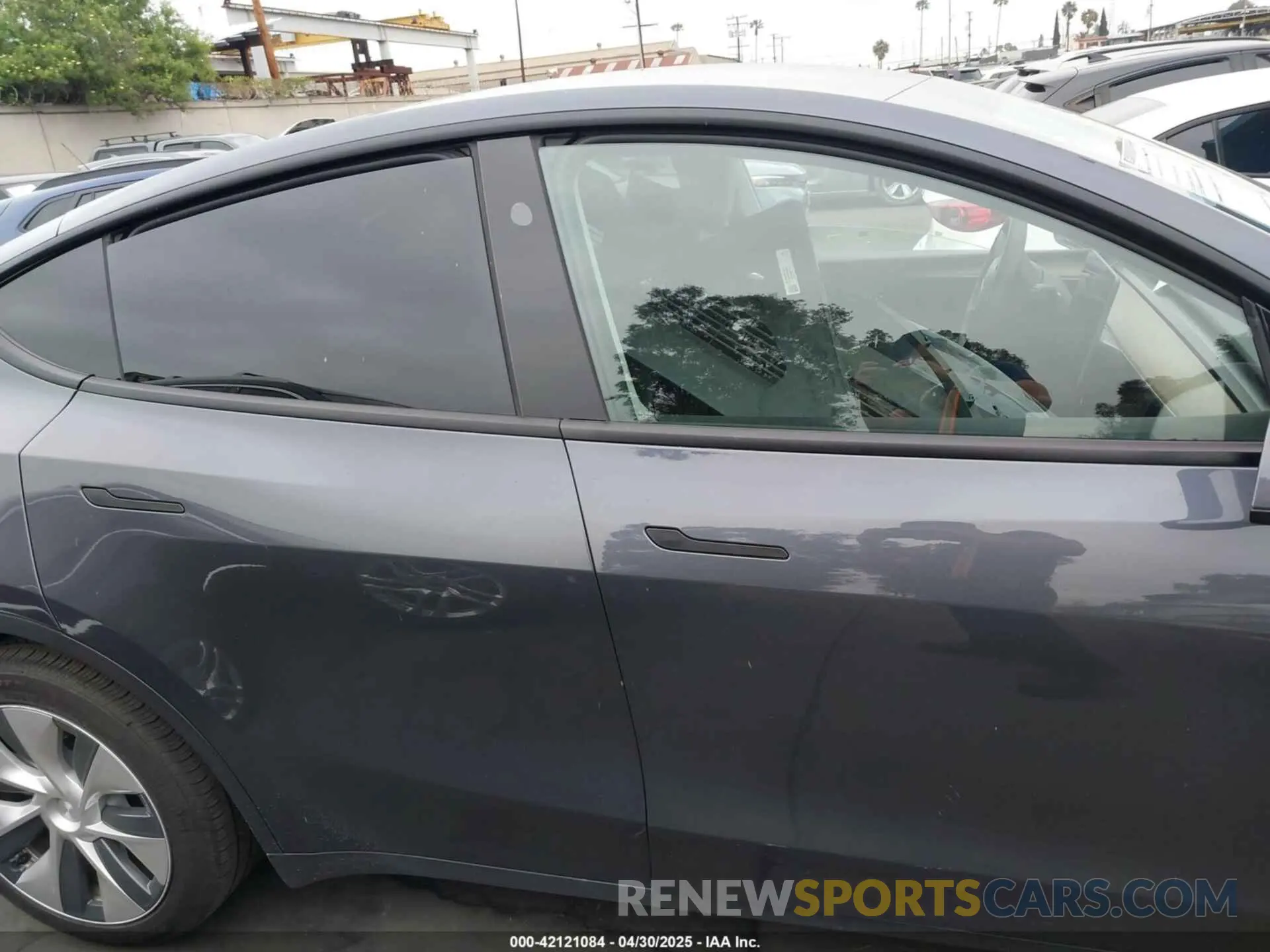 14 Photograph of a damaged car 7SAYGDED3PF962583 TESLA MODEL Y 2023