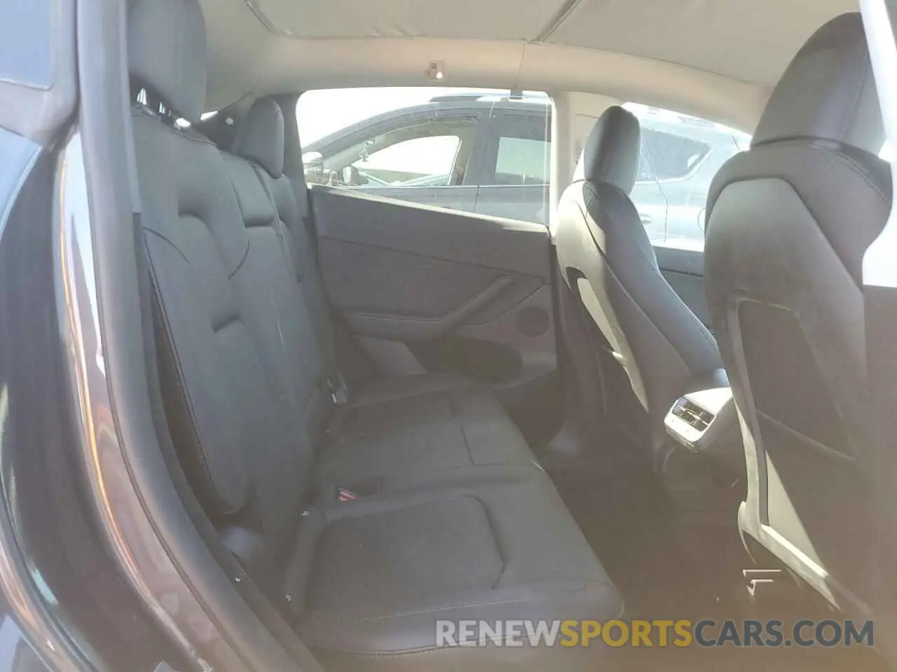 10 Photograph of a damaged car 7SAYGDED3PF962602 TESLA MODEL Y 2023