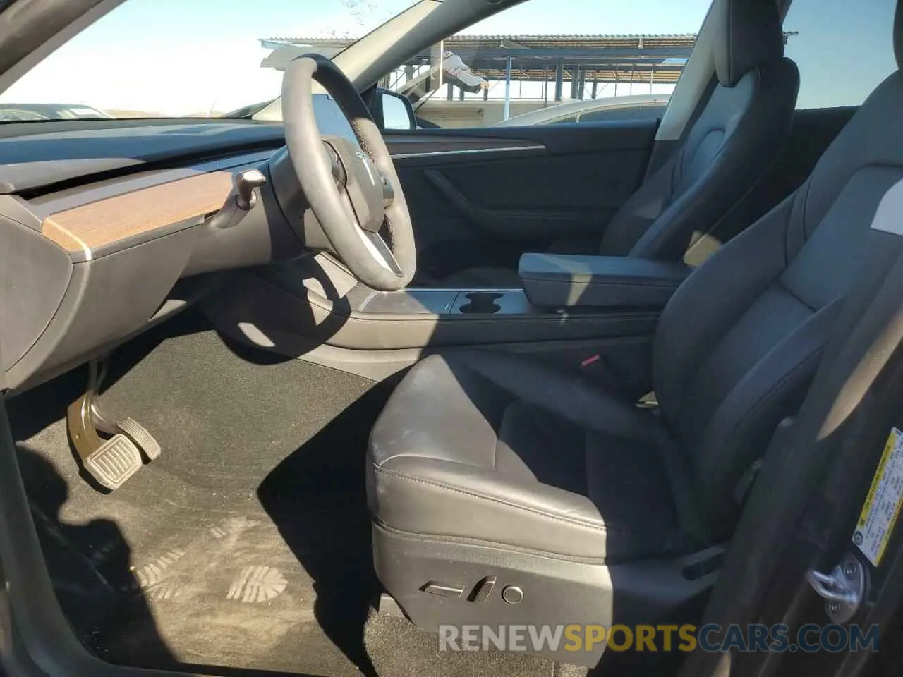 7 Photograph of a damaged car 7SAYGDED3PF962602 TESLA MODEL Y 2023