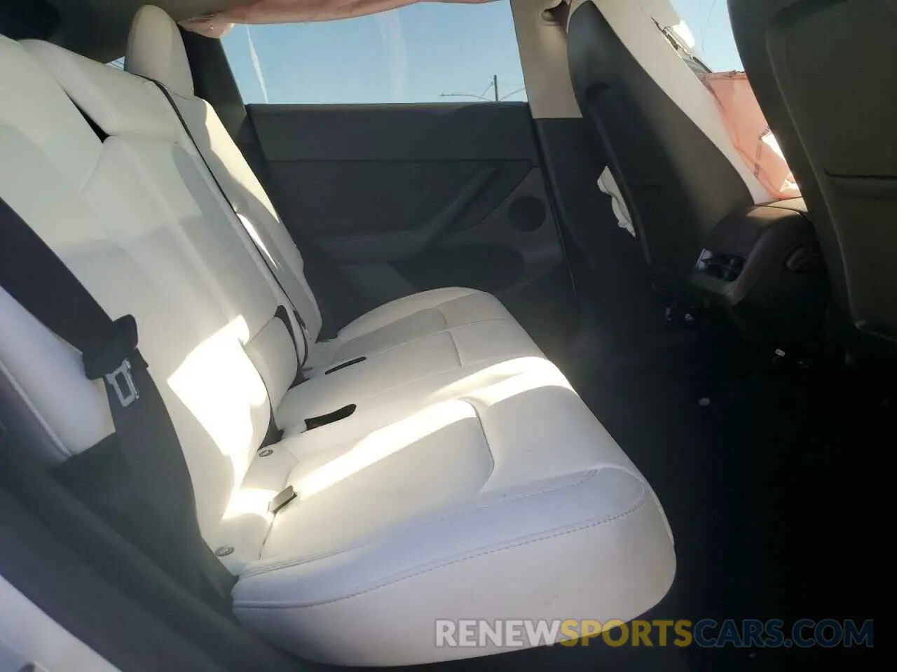 10 Photograph of a damaged car 7SAYGDED3PF962910 TESLA MODEL Y 2023