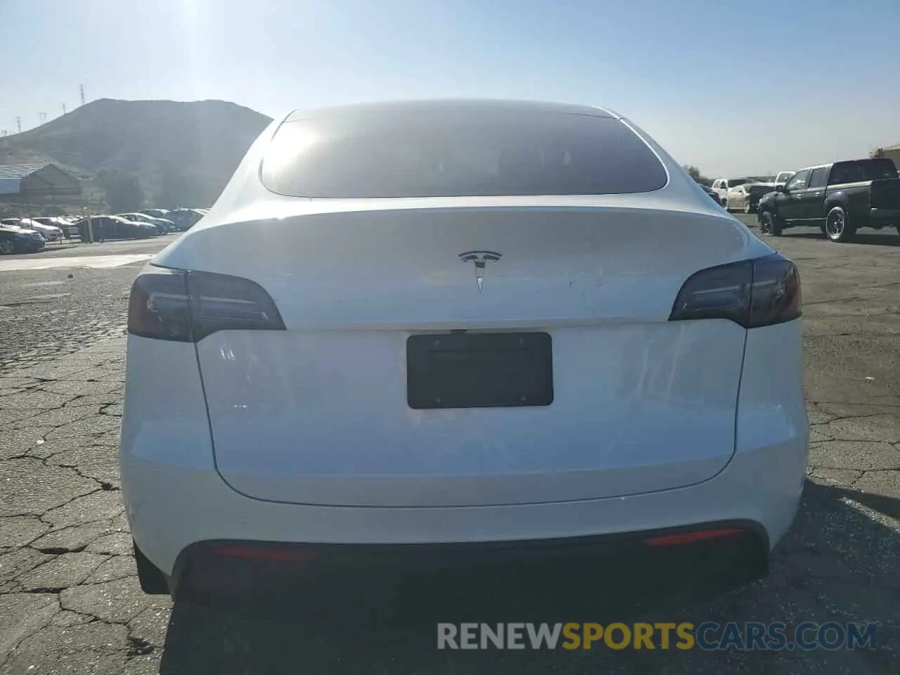 6 Photograph of a damaged car 7SAYGDED3PF962910 TESLA MODEL Y 2023