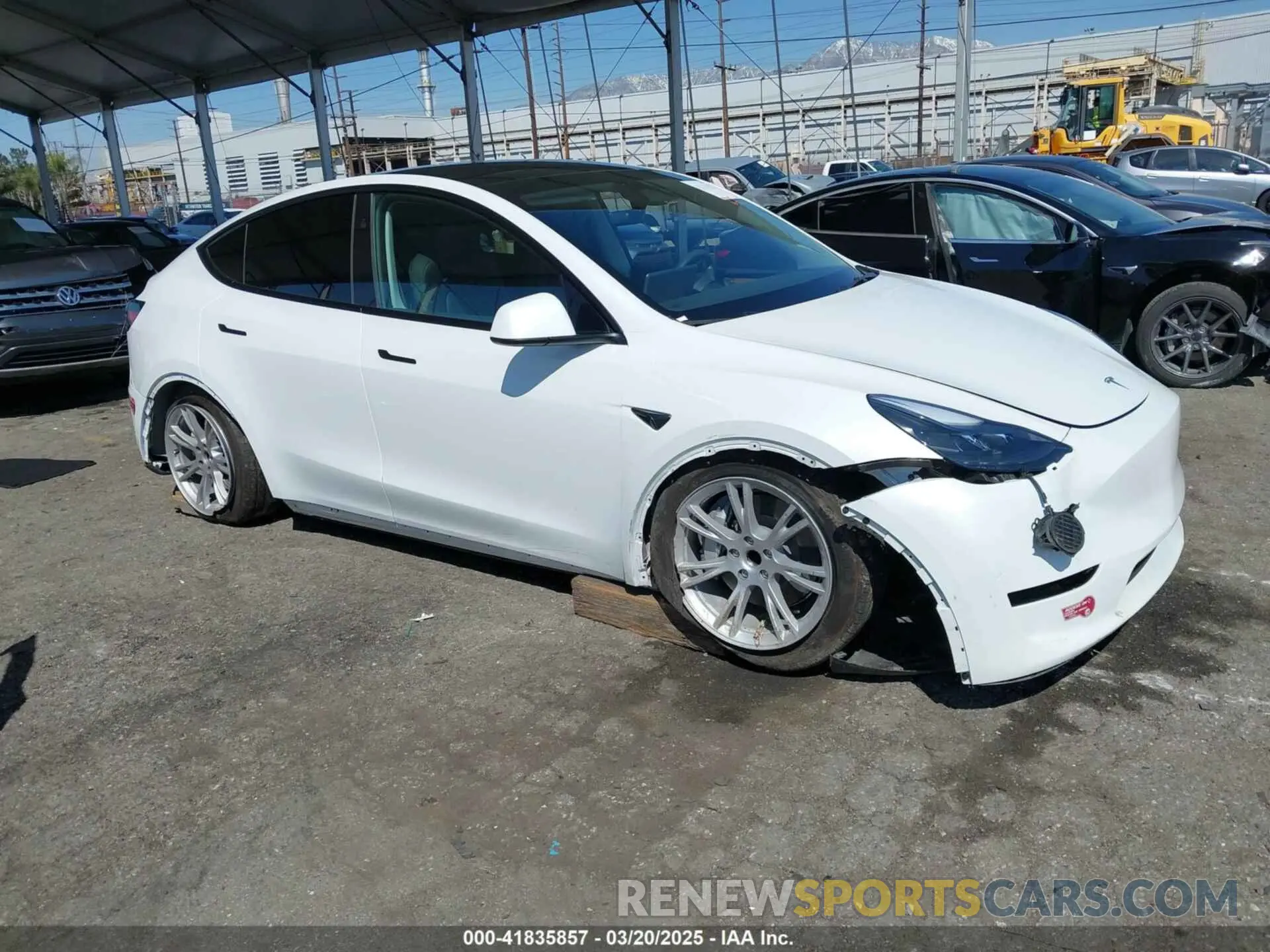 1 Photograph of a damaged car 7SAYGDED3PF977004 TESLA MODEL Y 2023