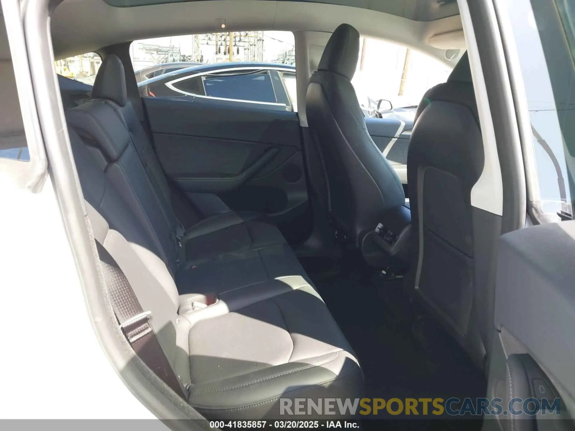 8 Photograph of a damaged car 7SAYGDED3PF977004 TESLA MODEL Y 2023