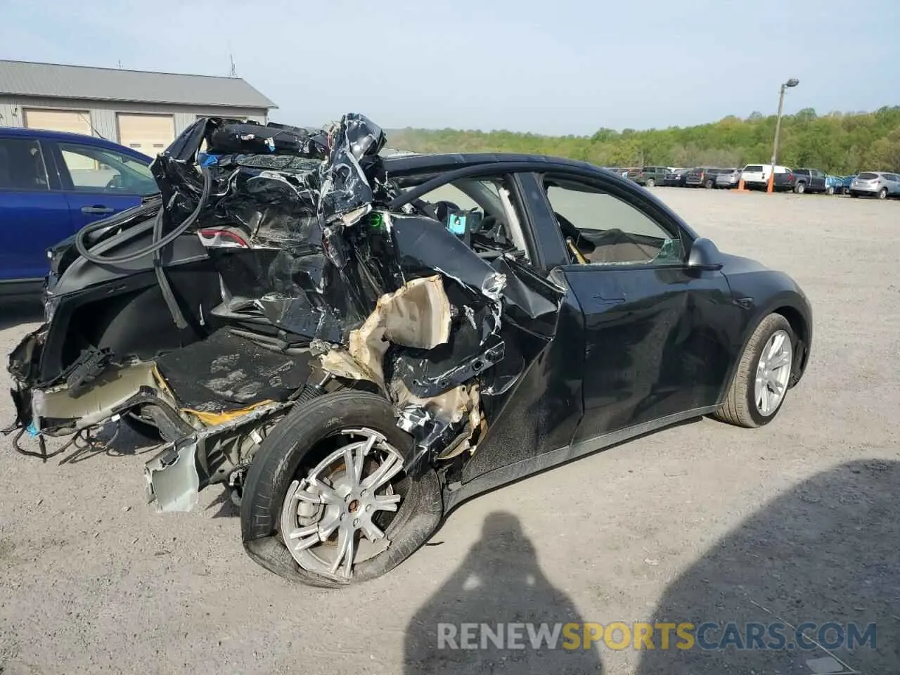 3 Photograph of a damaged car 7SAYGDED4PF931181 TESLA MODEL Y 2023