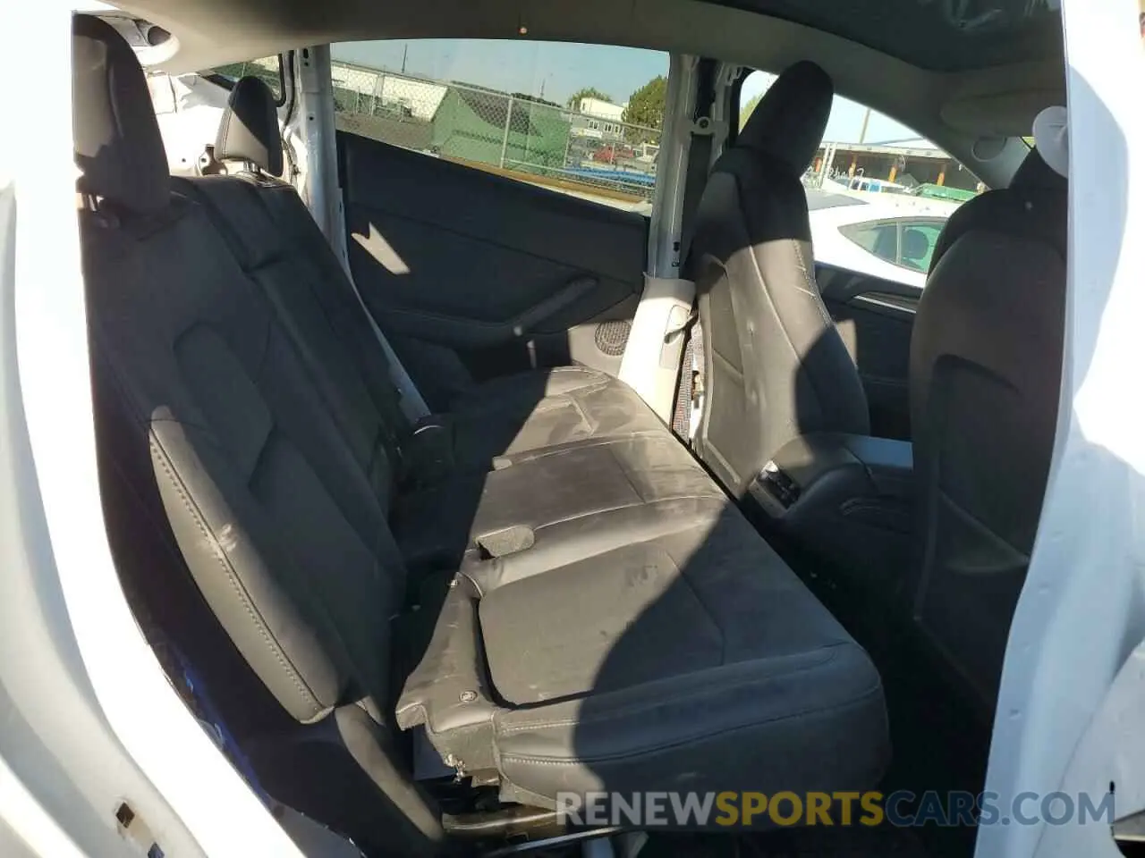 10 Photograph of a damaged car 7SAYGDED4PF960499 TESLA MODEL Y 2023