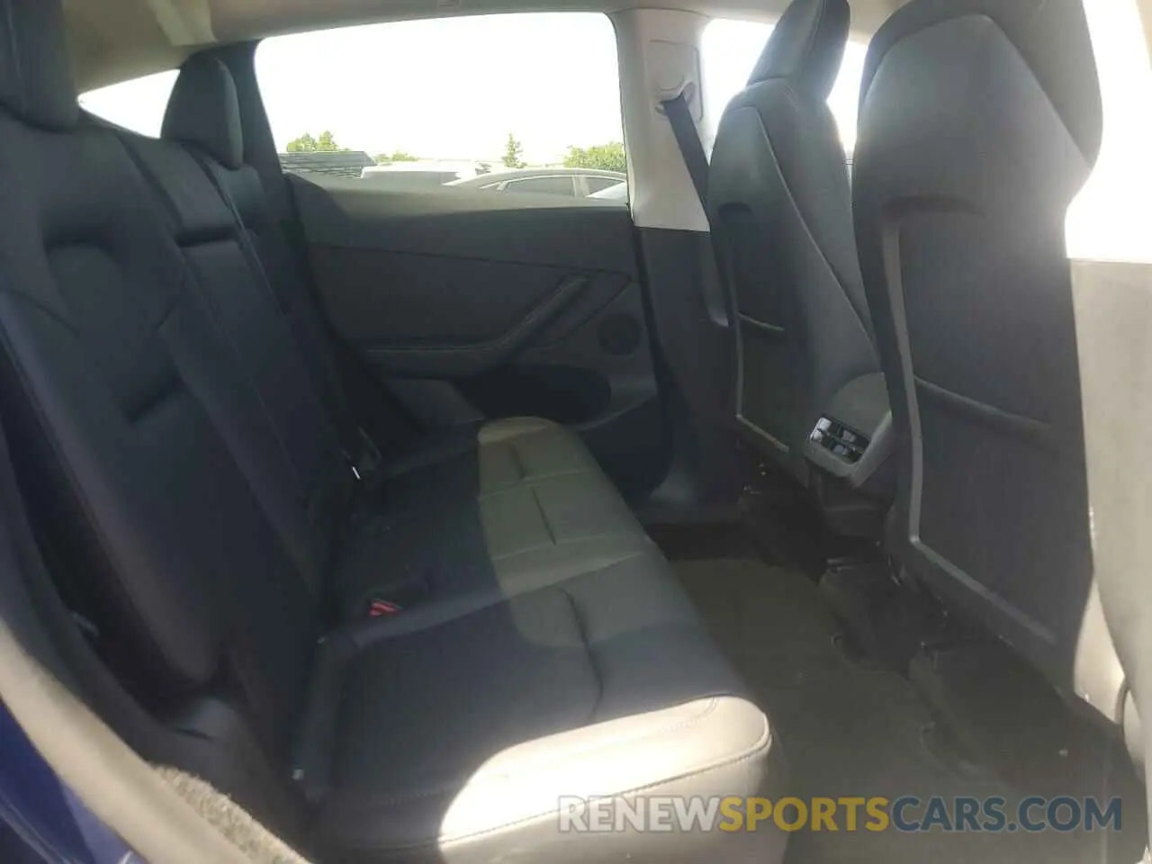 10 Photograph of a damaged car 7SAYGDED5PF943551 TESLA MODEL Y 2023