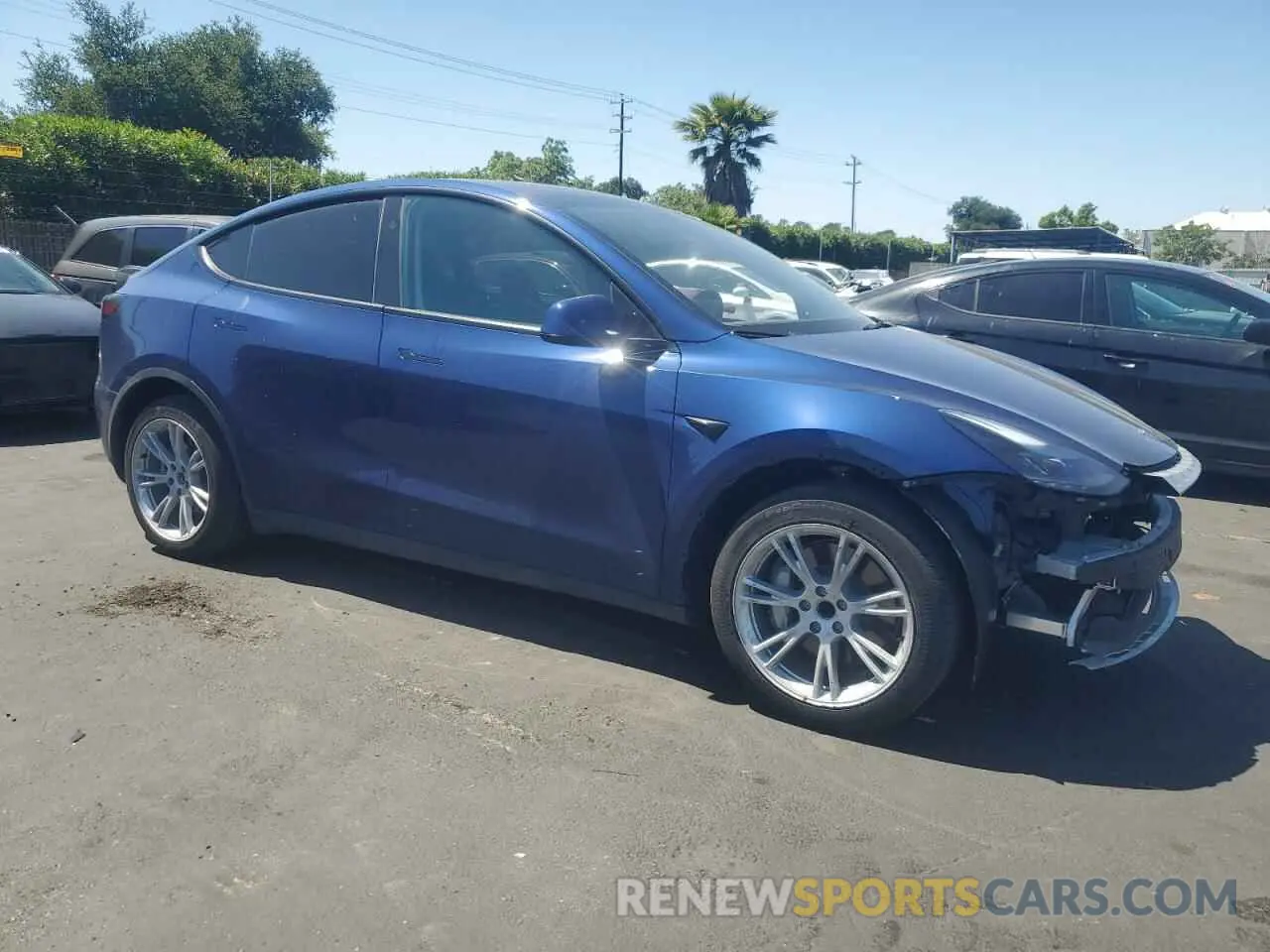 4 Photograph of a damaged car 7SAYGDED5PF943551 TESLA MODEL Y 2023