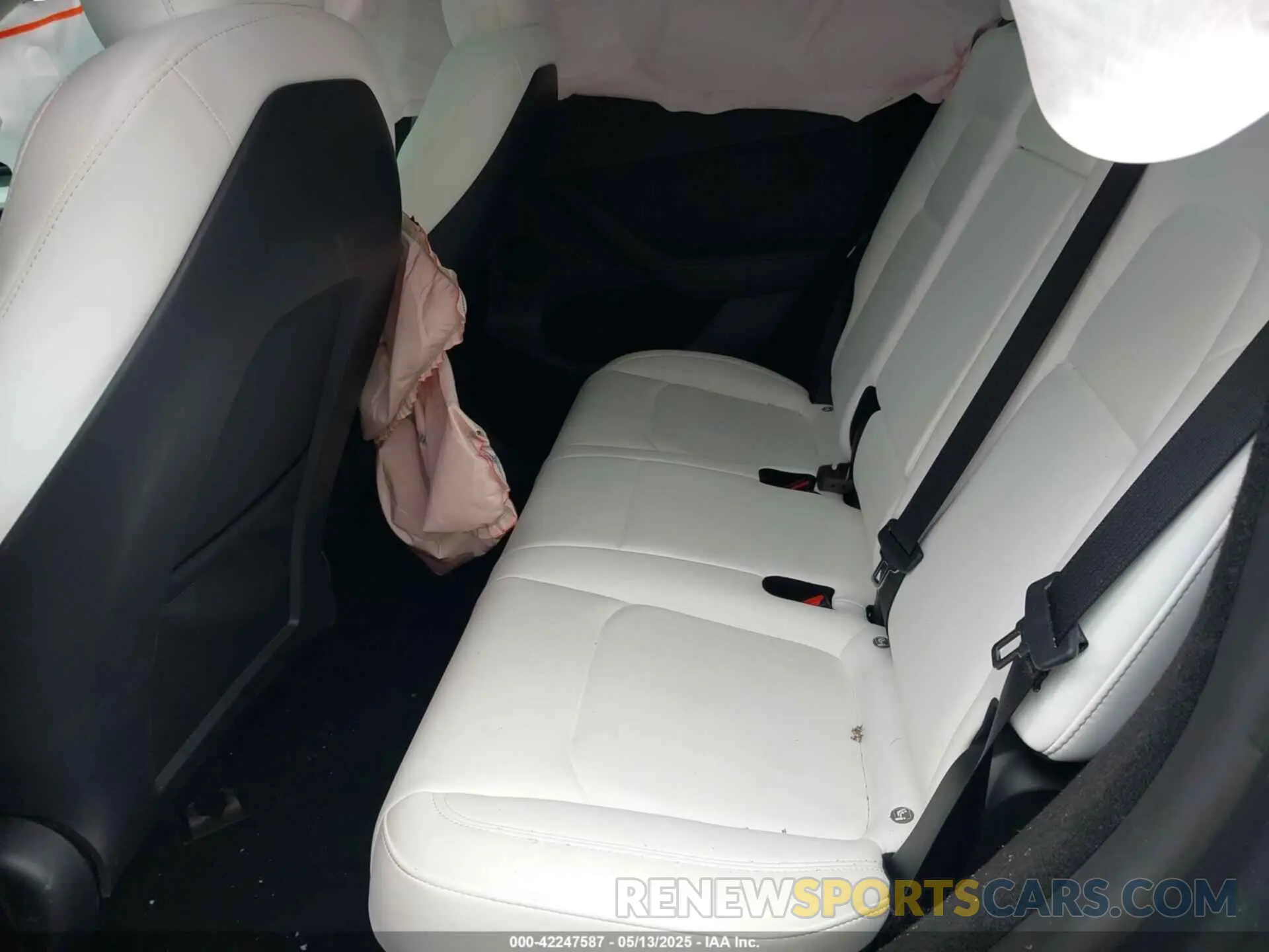 8 Photograph of a damaged car 7SAYGDED5PF958065 TESLA MODEL Y 2023