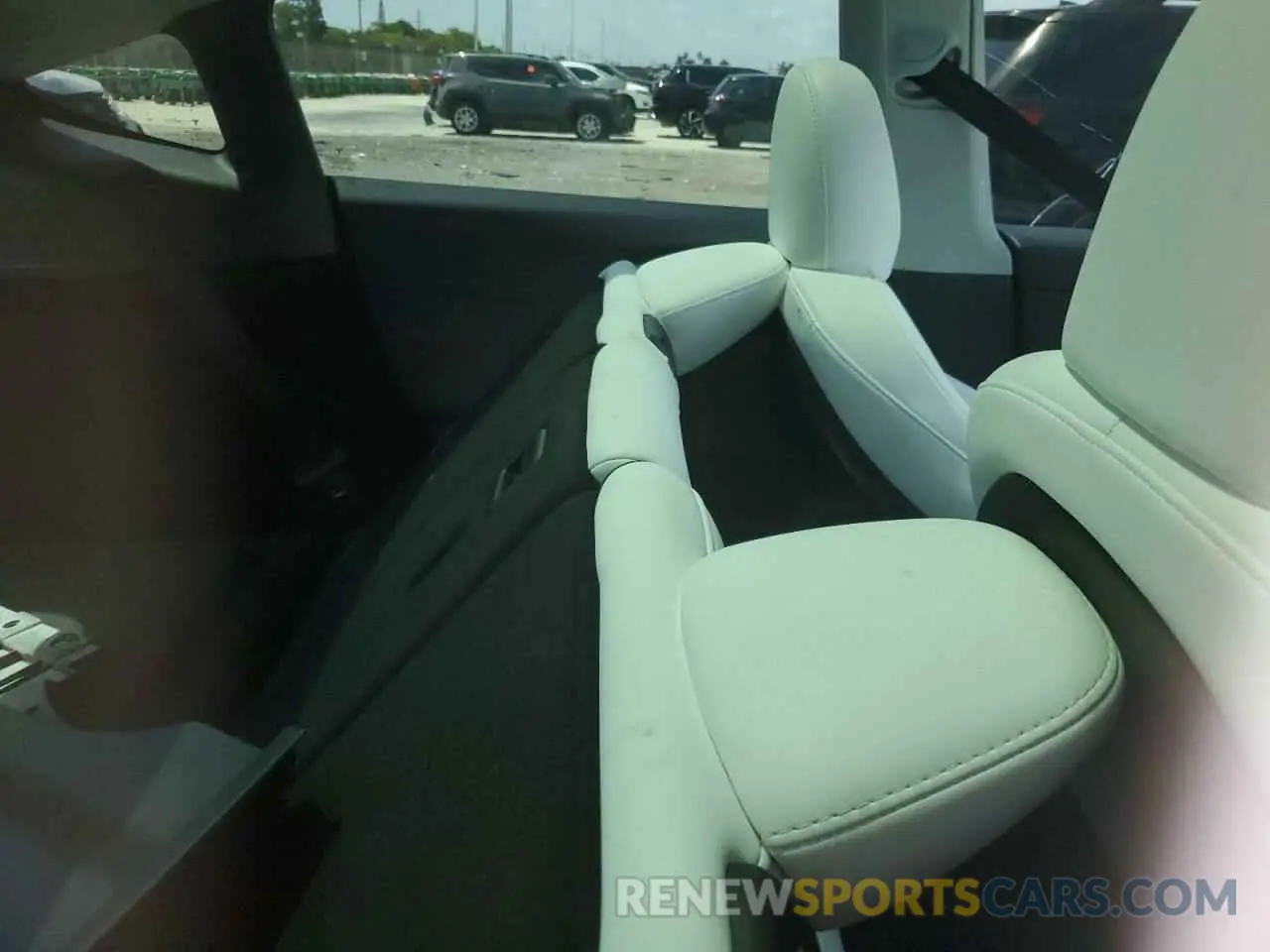 11 Photograph of a damaged car 7SAYGDED5PF960978 TESLA MODEL Y 2023