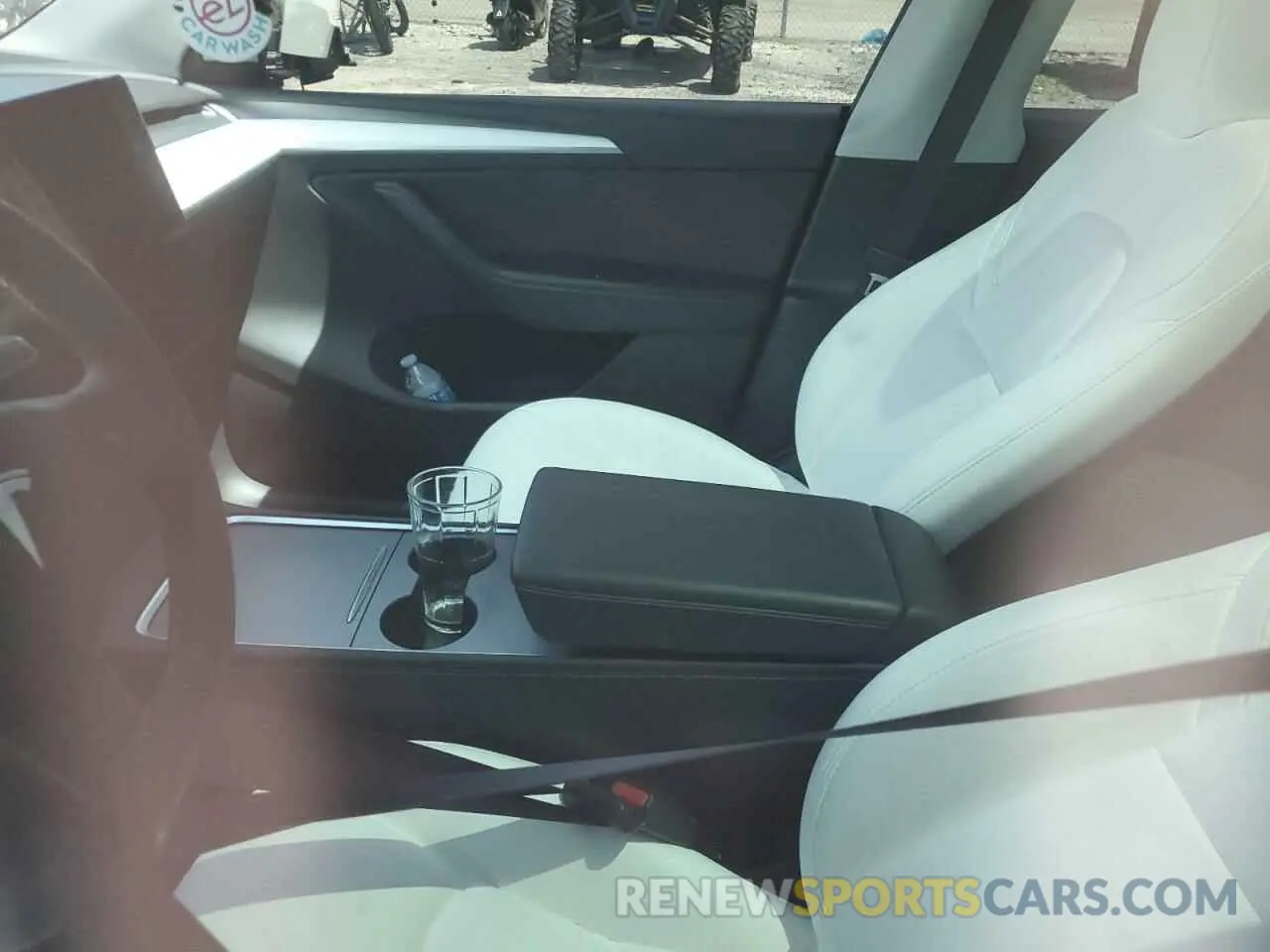 7 Photograph of a damaged car 7SAYGDED5PF960978 TESLA MODEL Y 2023
