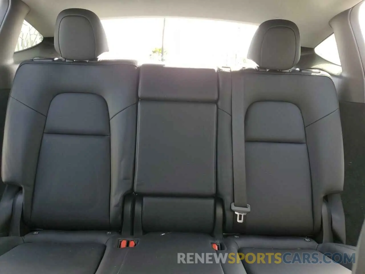 10 Photograph of a damaged car 7SAYGDED6PF939931 TESLA MODEL Y 2023