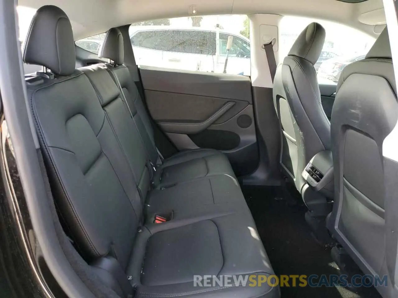 11 Photograph of a damaged car 7SAYGDED6PF939931 TESLA MODEL Y 2023