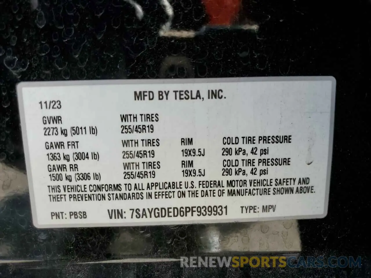 16 Photograph of a damaged car 7SAYGDED6PF939931 TESLA MODEL Y 2023