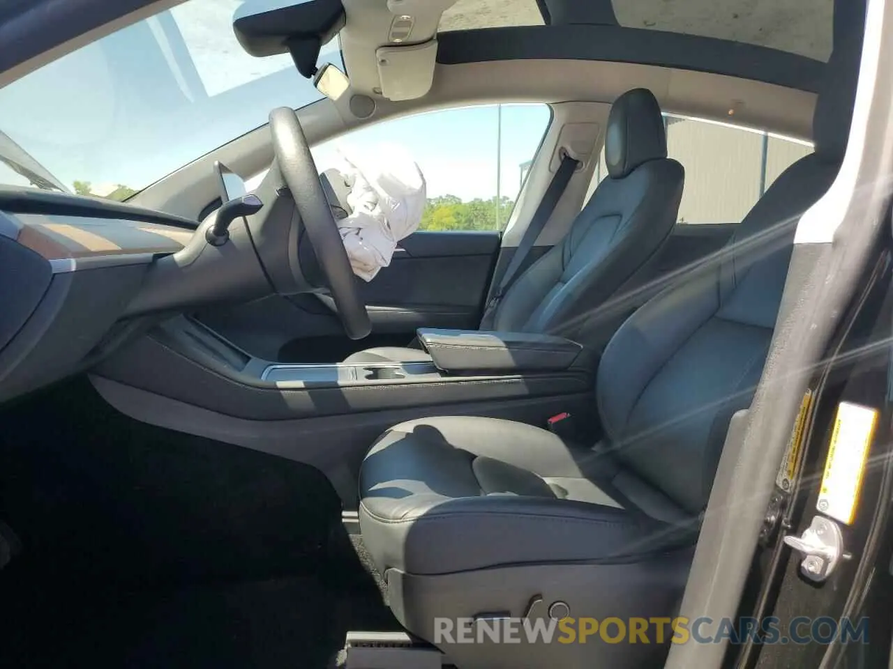 7 Photograph of a damaged car 7SAYGDED6PF950203 TESLA MODEL Y 2023