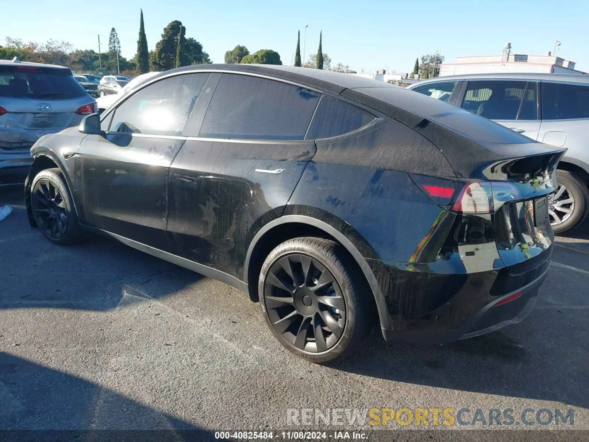 3 Photograph of a damaged car 7SAYGDED7PF947018 TESLA MODEL Y 2023