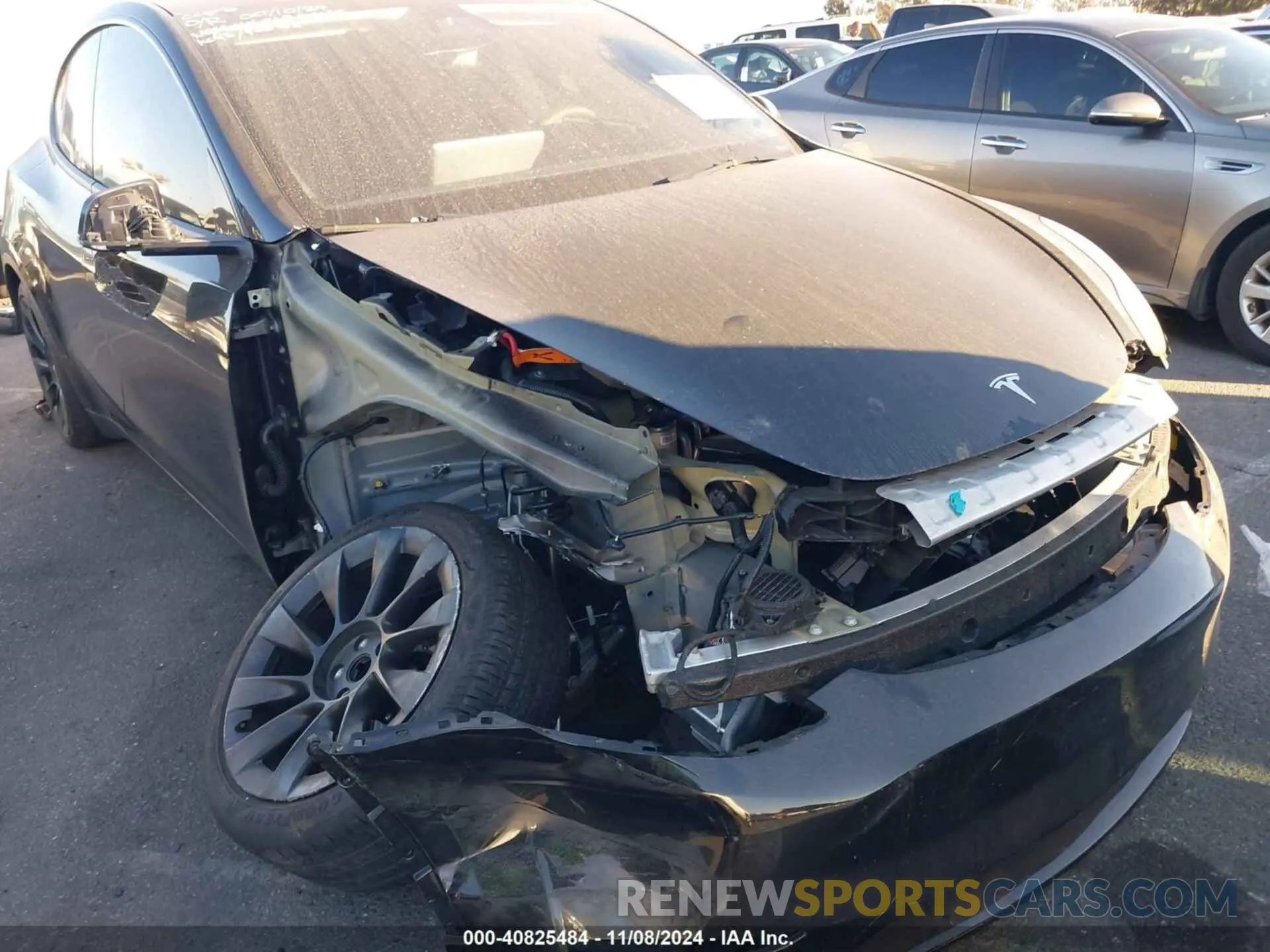 6 Photograph of a damaged car 7SAYGDED7PF947018 TESLA MODEL Y 2023