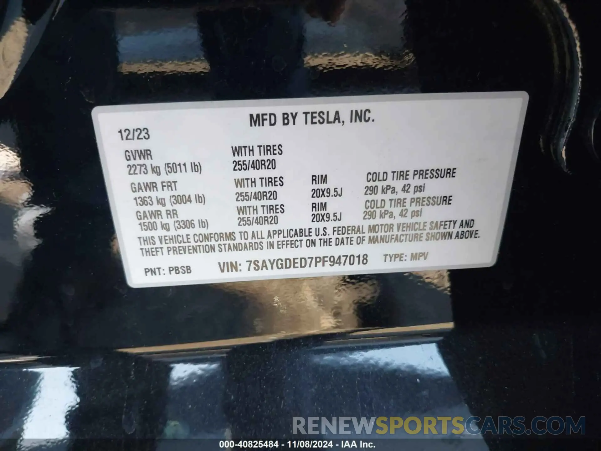 9 Photograph of a damaged car 7SAYGDED7PF947018 TESLA MODEL Y 2023