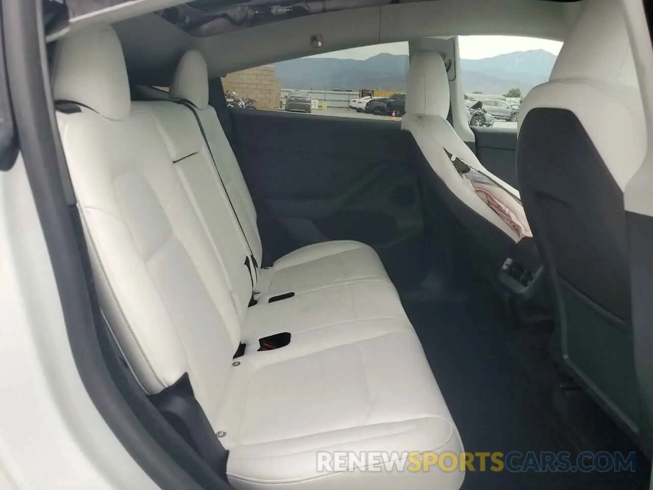 11 Photograph of a damaged car 7SAYGDED7PF960142 TESLA MODEL Y 2023