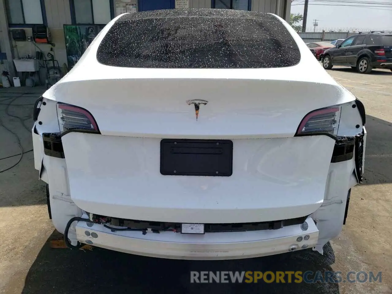 6 Photograph of a damaged car 7SAYGDED7PF964756 TESLA MODEL Y 2023