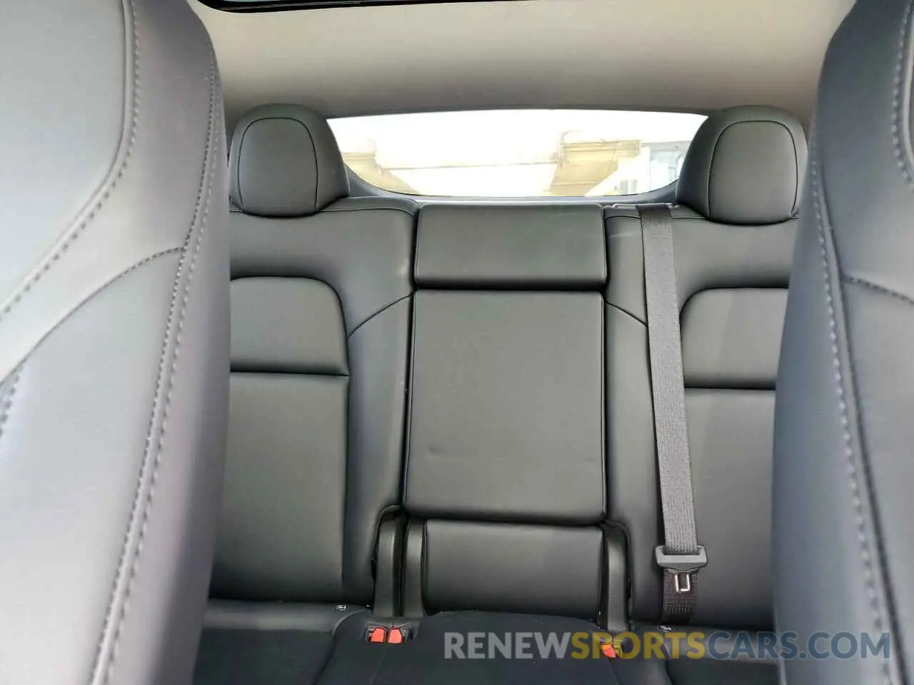 10 Photograph of a damaged car 7SAYGDED8PF915954 TESLA MODEL Y 2023