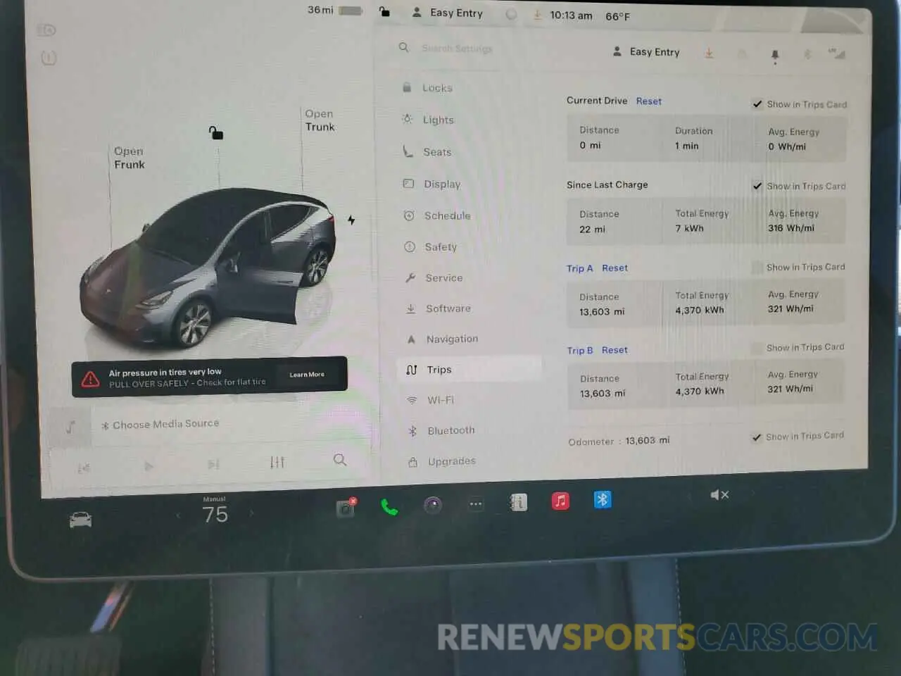 9 Photograph of a damaged car 7SAYGDED8PF915954 TESLA MODEL Y 2023