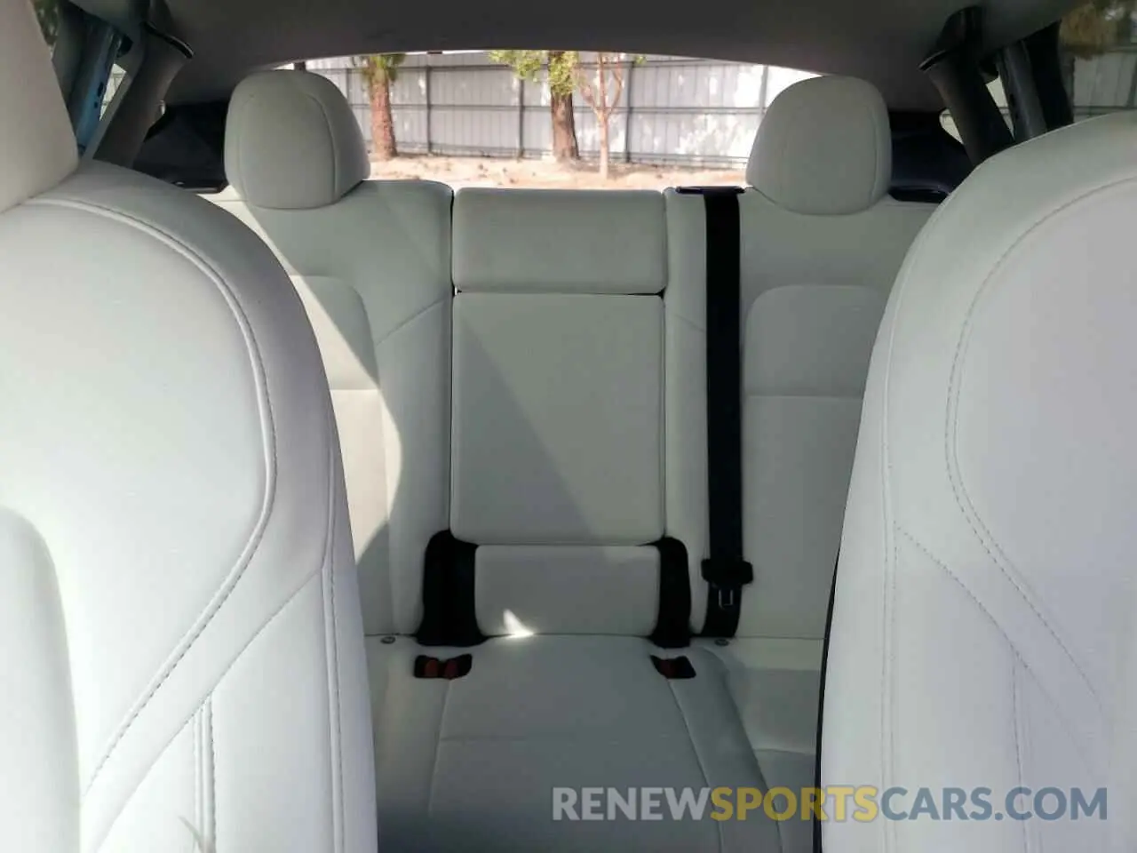 10 Photograph of a damaged car 7SAYGDED8PF933497 TESLA MODEL Y 2023