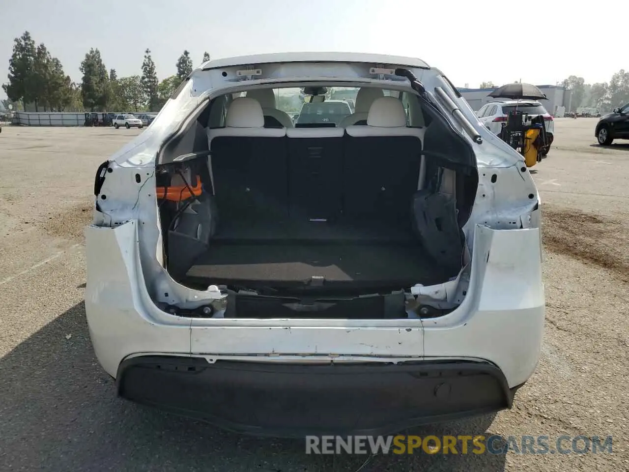 6 Photograph of a damaged car 7SAYGDED8PF933497 TESLA MODEL Y 2023