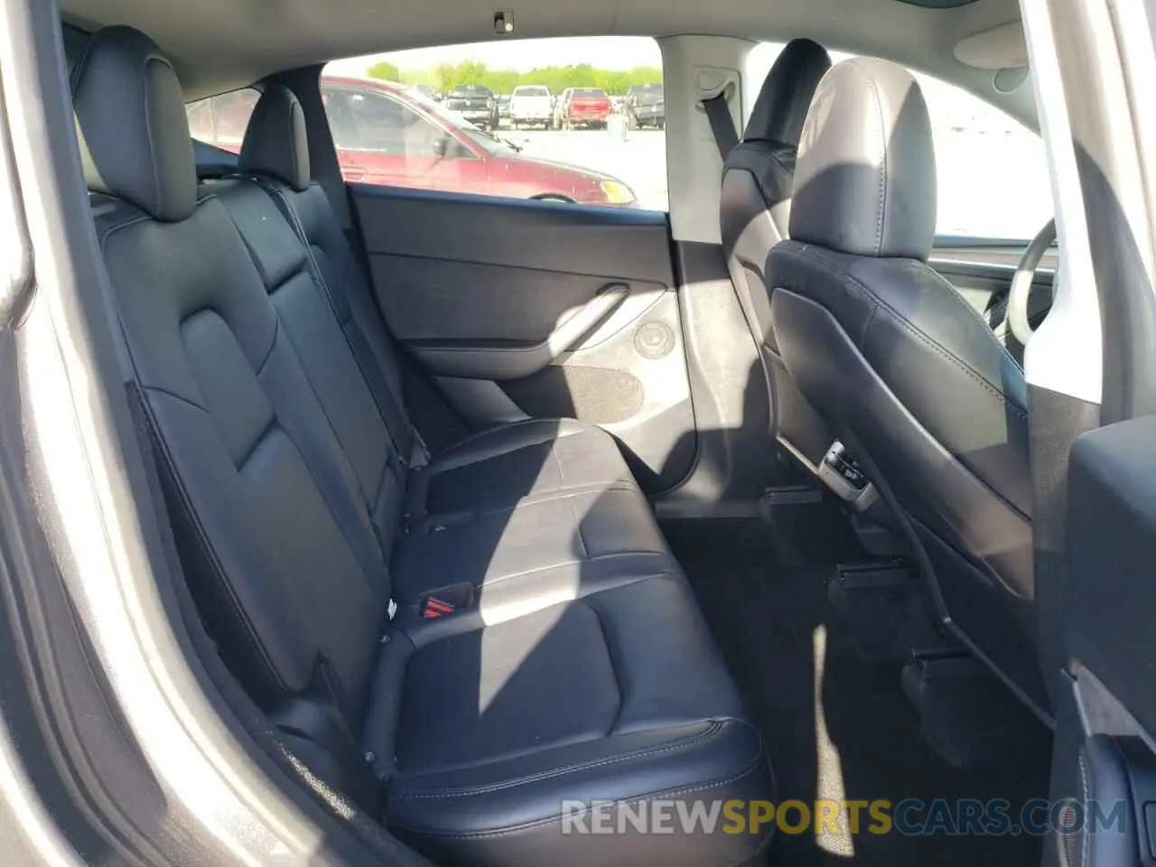 10 Photograph of a damaged car 7SAYGDED8PF958836 TESLA MODEL Y 2023