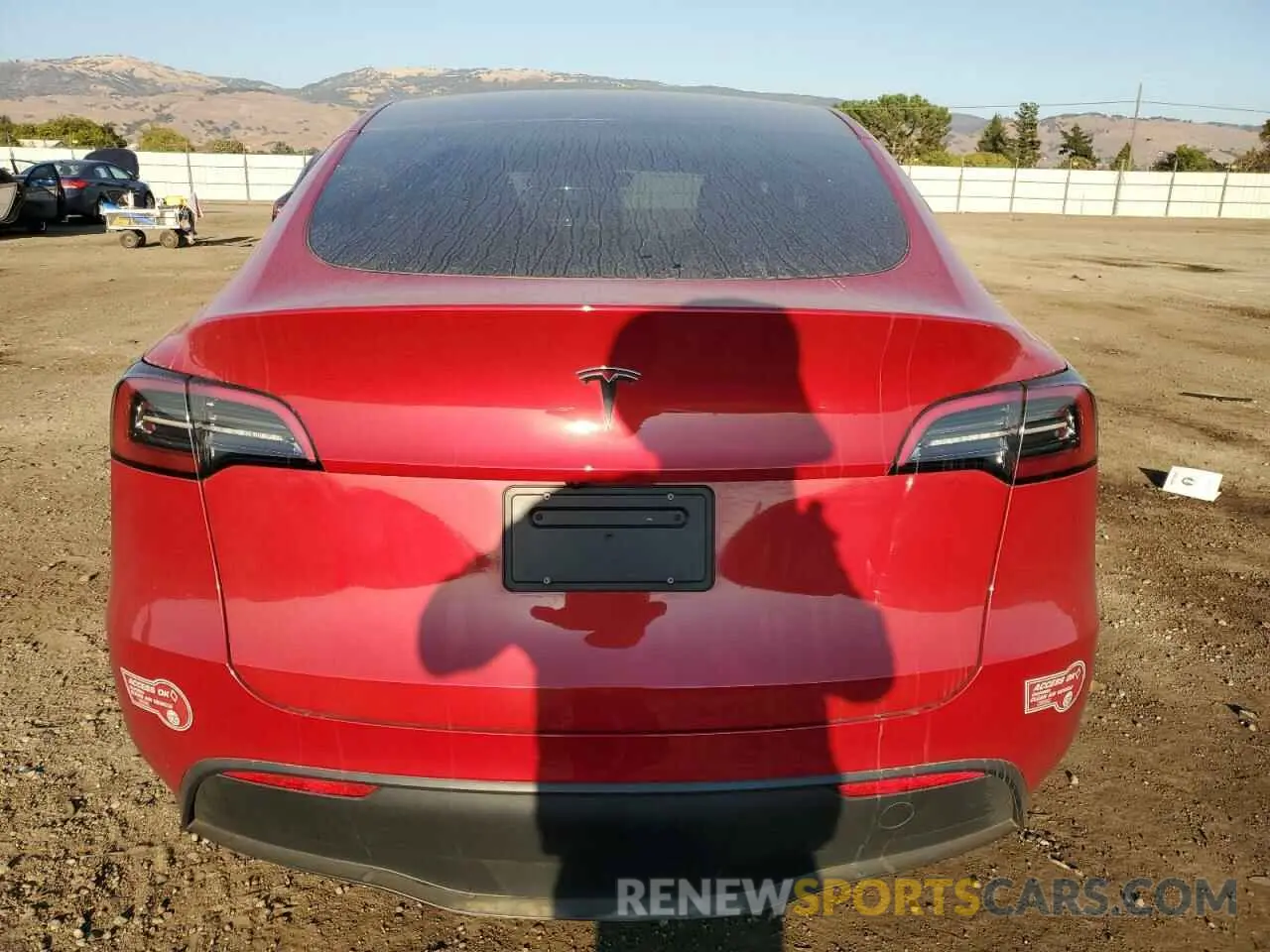 6 Photograph of a damaged car 7SAYGDED8PF971795 TESLA MODEL Y 2023