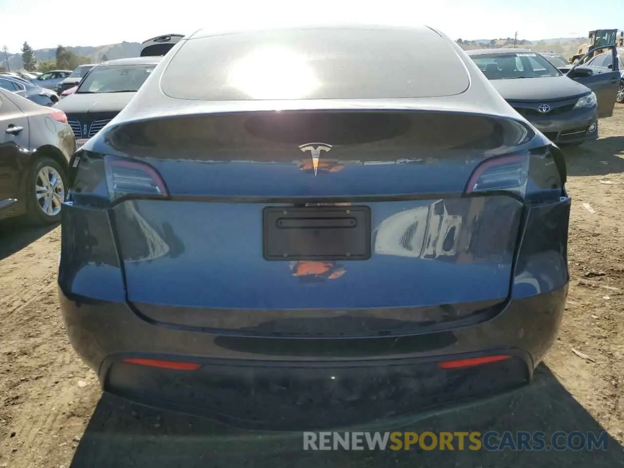 6 Photograph of a damaged car 7SAYGDED8PF972087 TESLA MODEL Y 2023