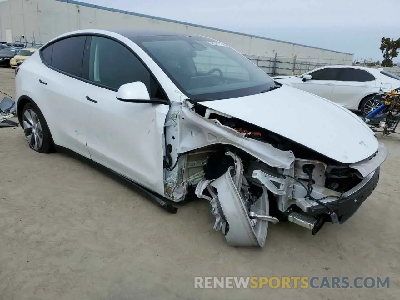 4 Photograph of a damaged car 7SAYGDEDXPF972298 TESLA MODEL Y 2023