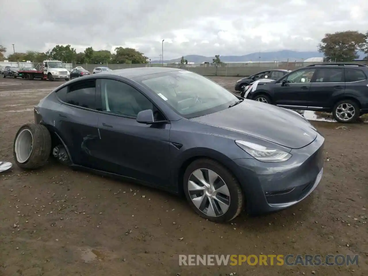 4 Photograph of a damaged car 7SAYGDEE0PA030279 TESLA MODEL Y 2023