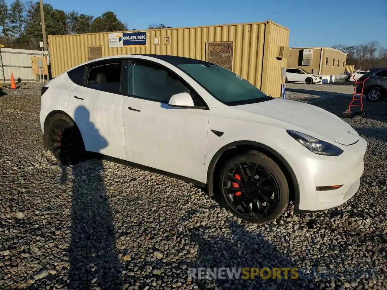 4 Photograph of a damaged car 7SAYGDEE0PA030525 TESLA MODEL Y 2023