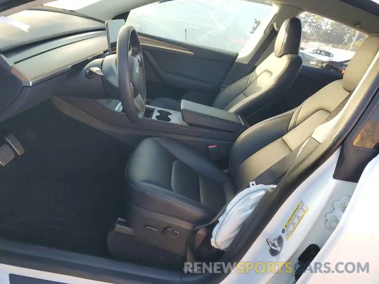 7 Photograph of a damaged car 7SAYGDEE0PA030525 TESLA MODEL Y 2023