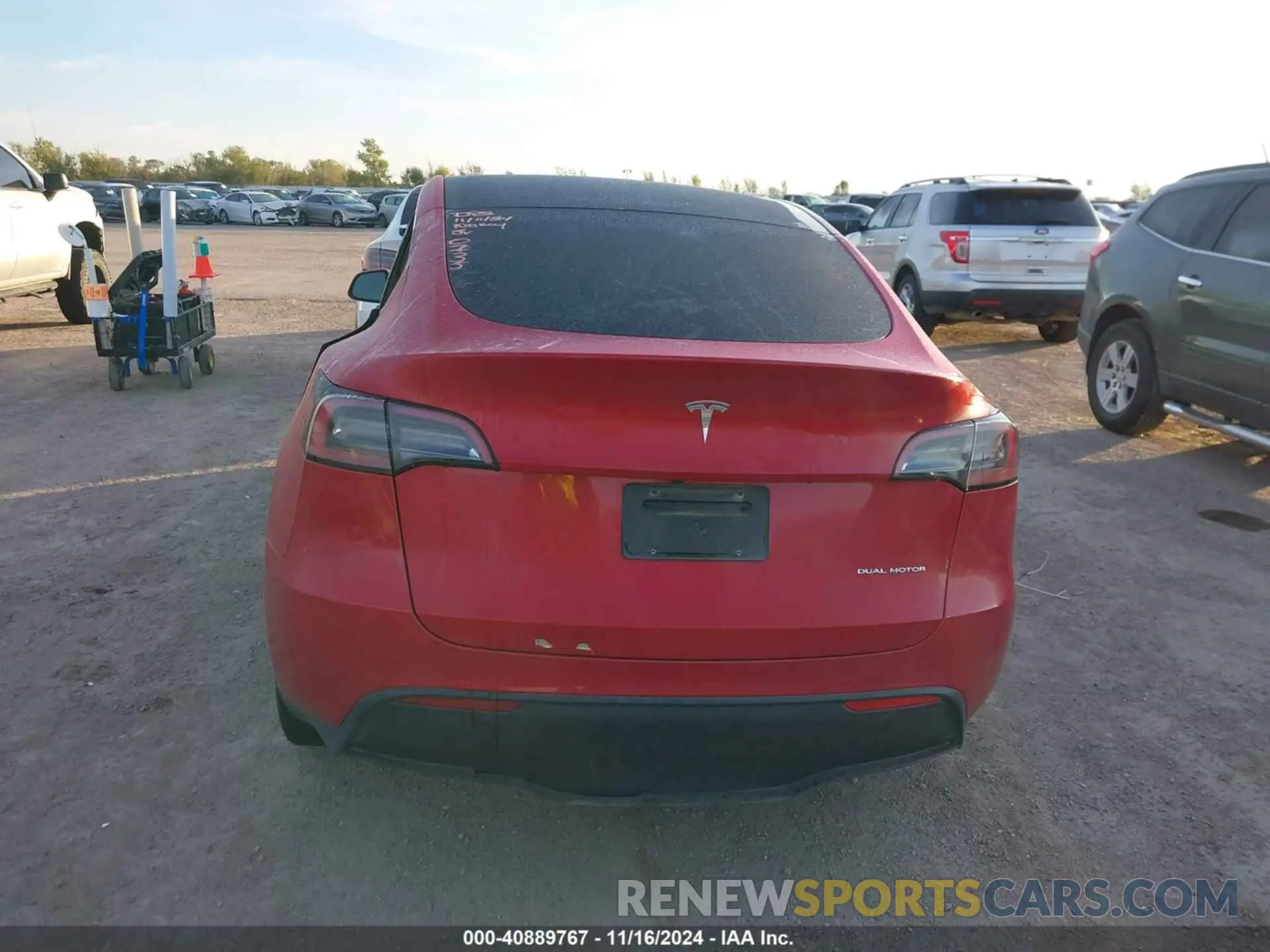 15 Photograph of a damaged car 7SAYGDEE0PA030735 TESLA MODEL Y 2023