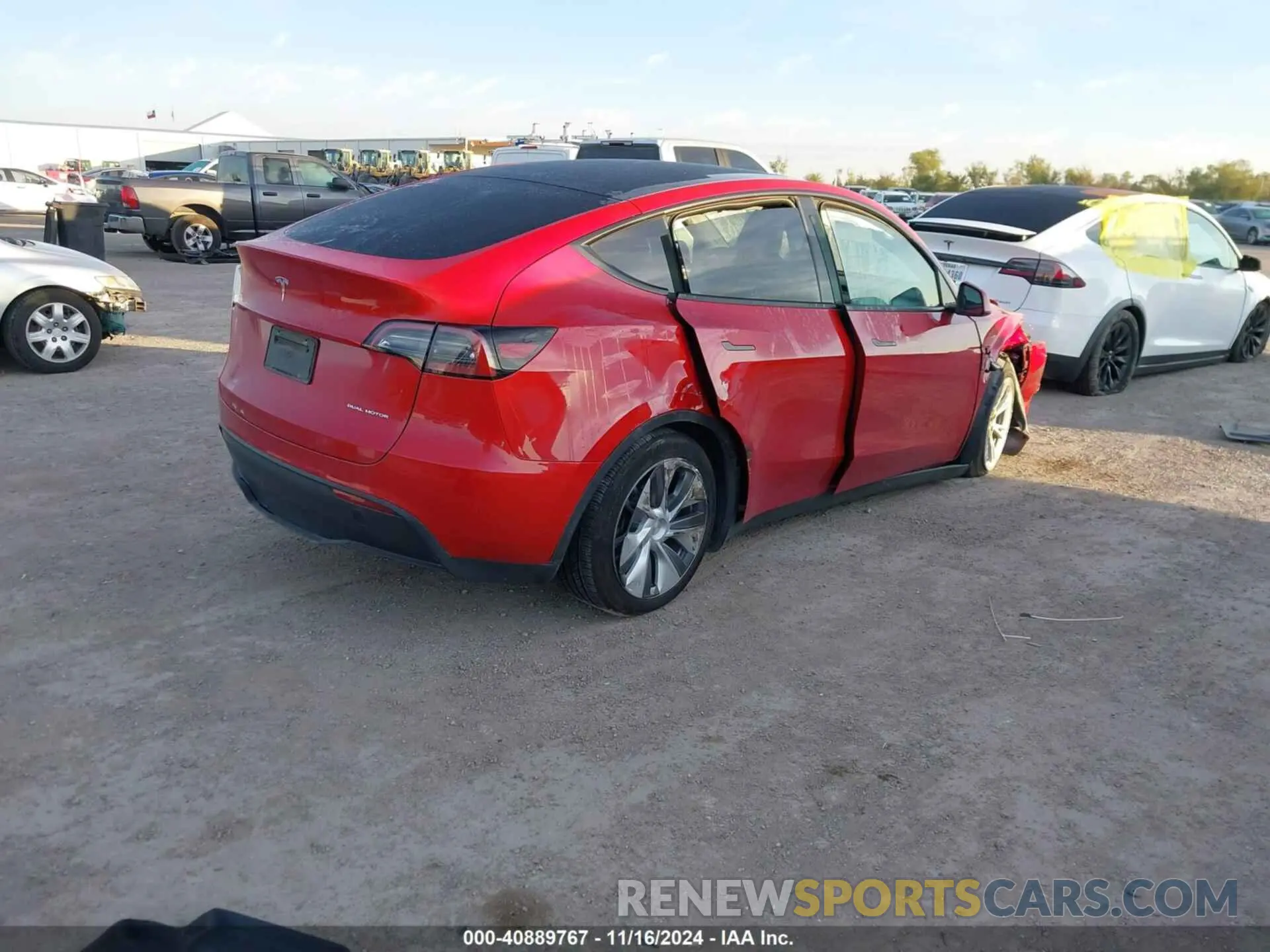 4 Photograph of a damaged car 7SAYGDEE0PA030735 TESLA MODEL Y 2023