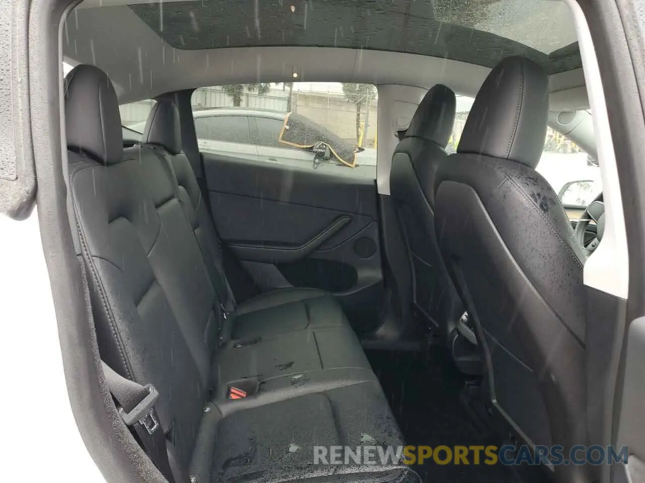 10 Photograph of a damaged car 7SAYGDEE0PA035773 TESLA MODEL Y 2023