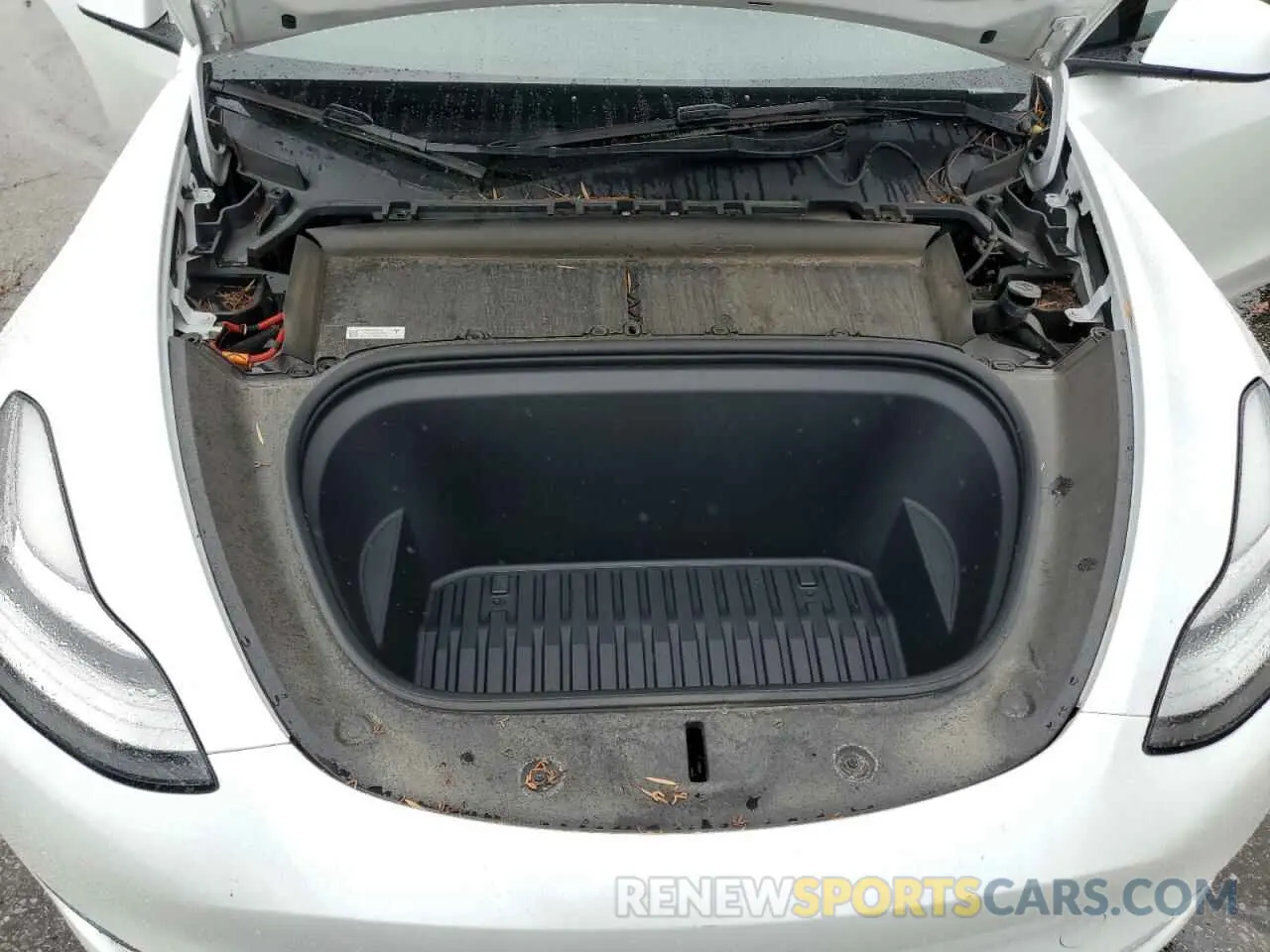 12 Photograph of a damaged car 7SAYGDEE0PA035773 TESLA MODEL Y 2023