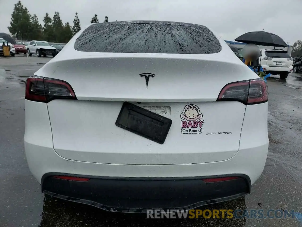 6 Photograph of a damaged car 7SAYGDEE0PA035773 TESLA MODEL Y 2023