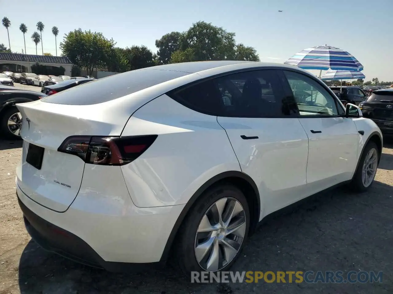 3 Photograph of a damaged car 7SAYGDEE0PA037684 TESLA MODEL Y 2023